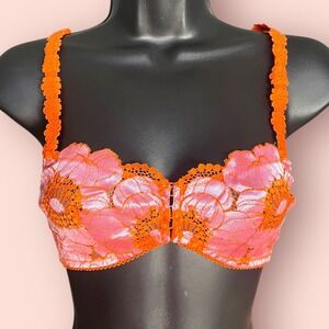 Savage Fenty Orange and Pink Bra Size M NWT Lace Shimmer Bright Sexy Lingerie
